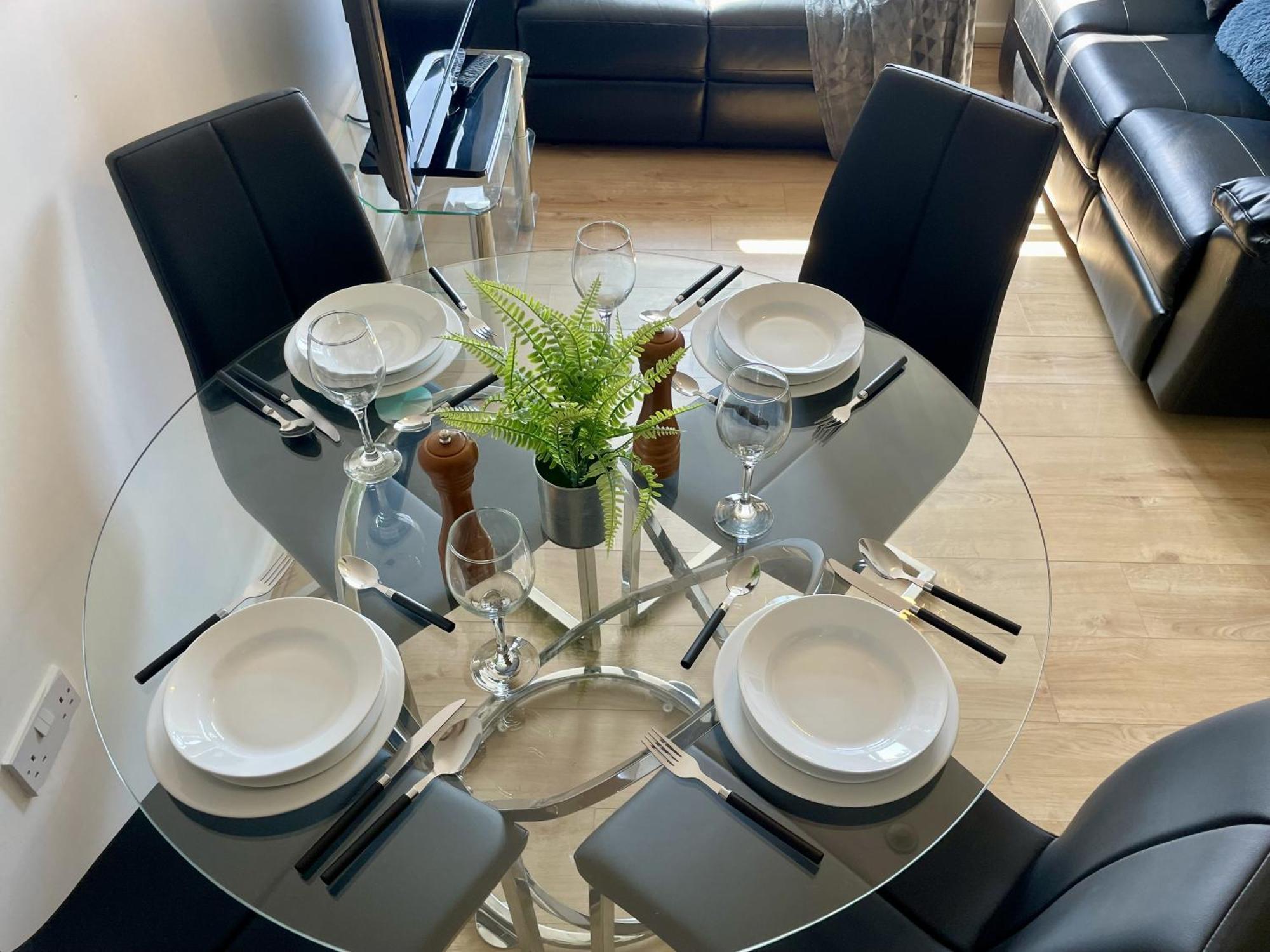 Hk Life Serviced Apartment , City Centre Swindon Exterior foto