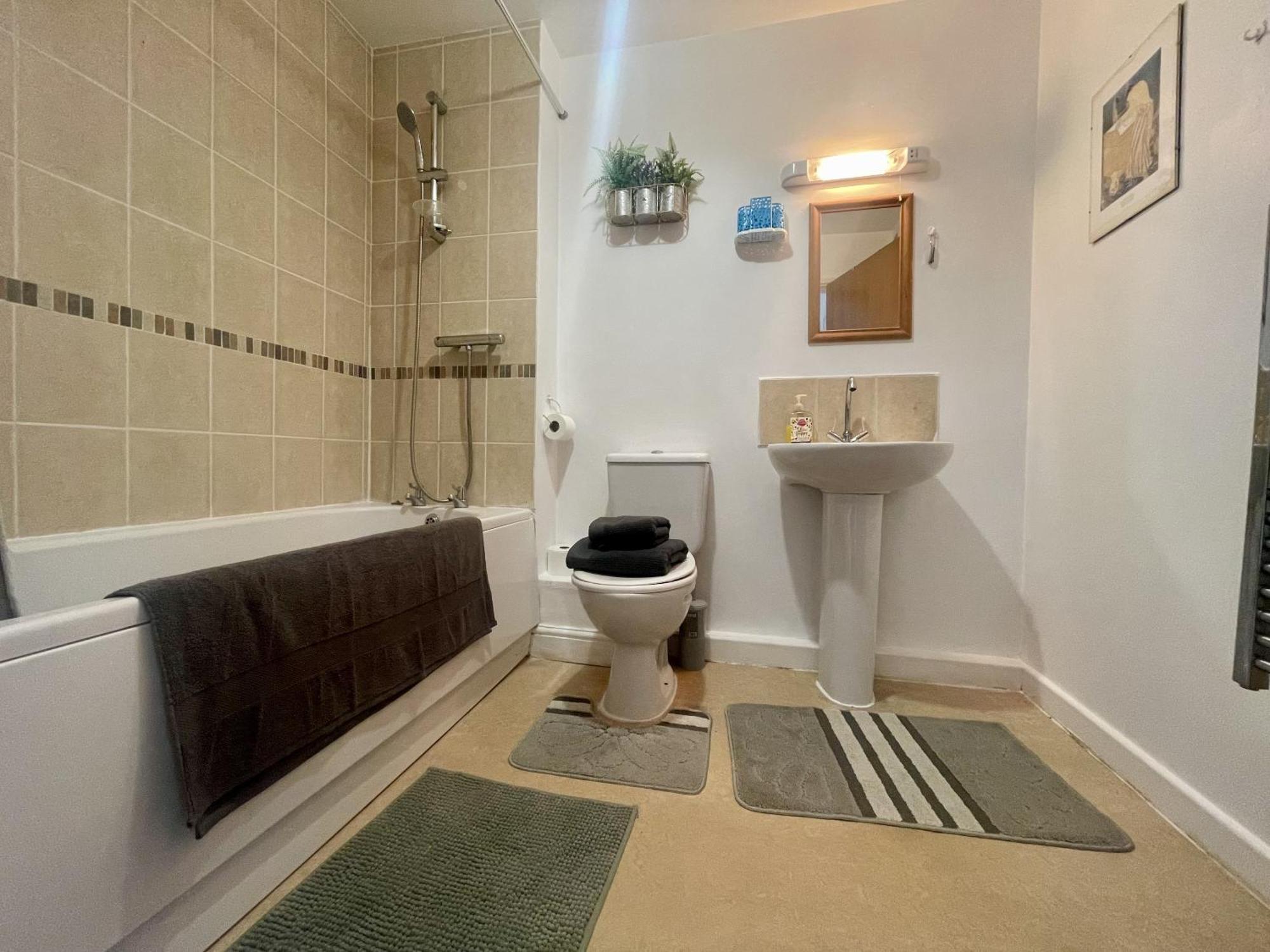 Hk Life Serviced Apartment , City Centre Swindon Exterior foto
