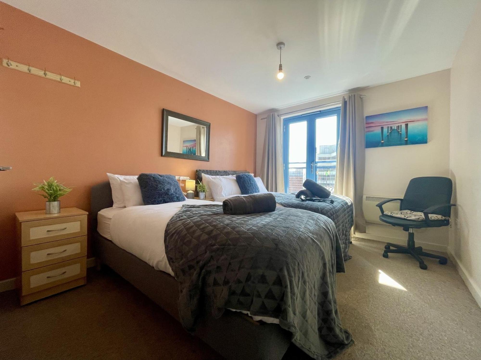 Hk Life Serviced Apartment , City Centre Swindon Exterior foto